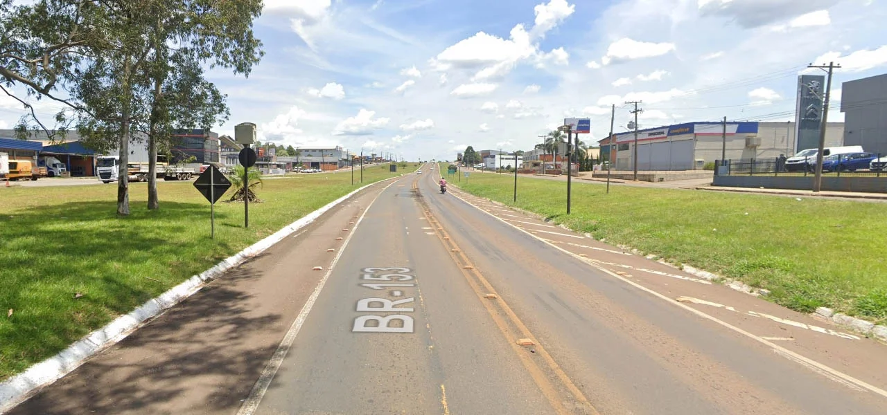 Muretas e passarelas: mais segurança na BR-153