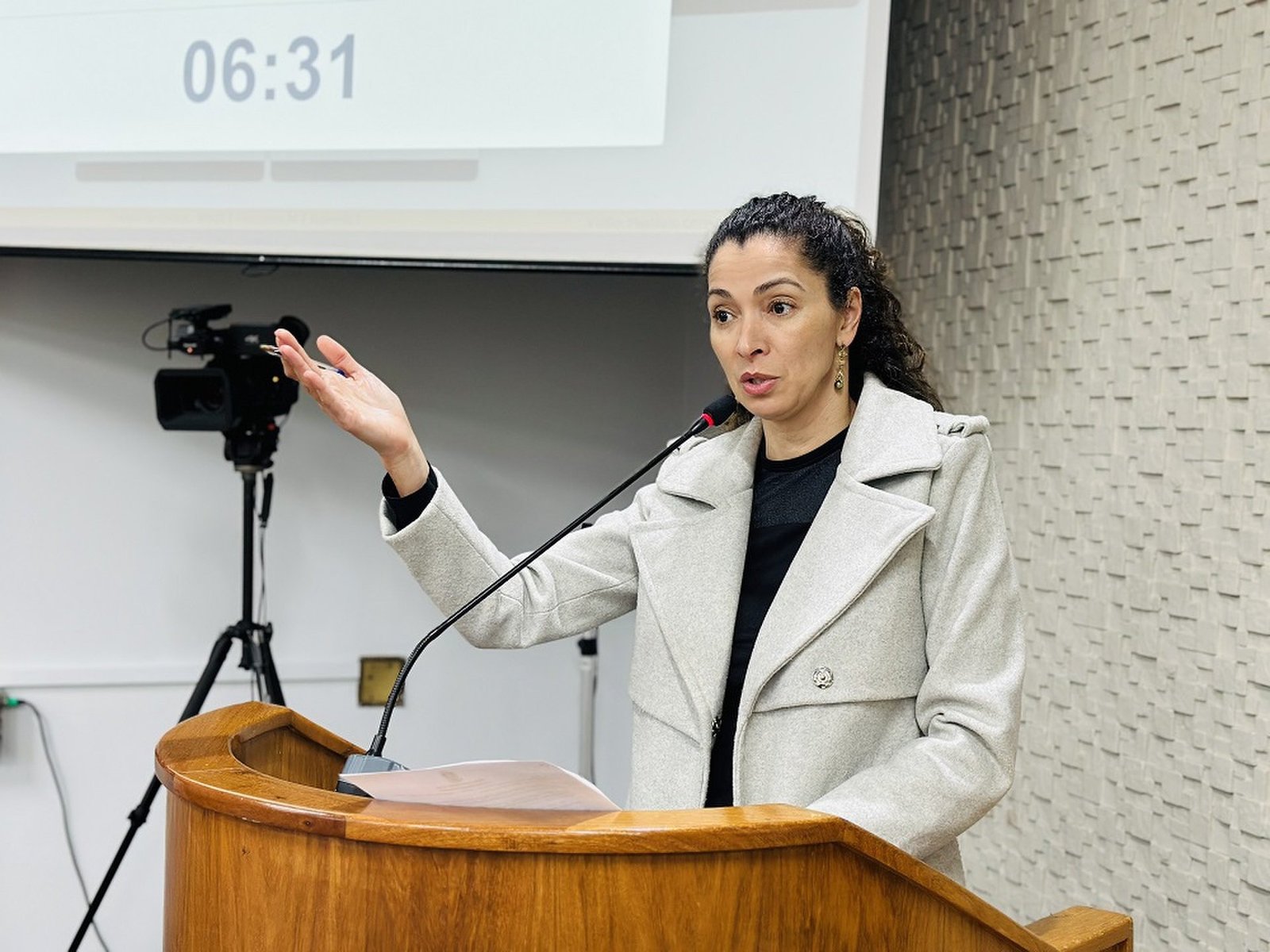 Éclesan propõe levar prevenção à violência contra a mulher para dentro das escolas